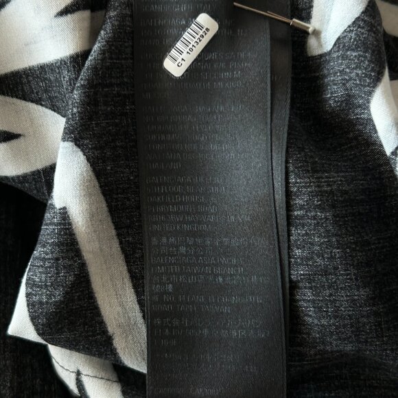 Balenciaga Black & White Script Button Up Shirt - Picture 6 of 6